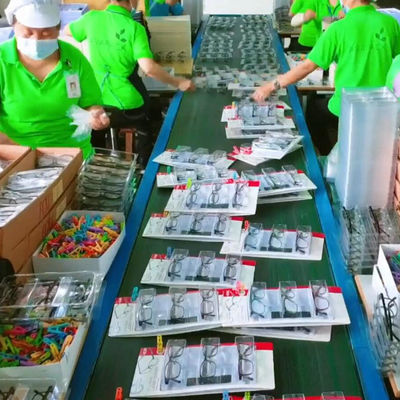 80000 S.Q.M Shenzhen Free Trade Zone Collect Reading Glasses Distribute To Wildwild